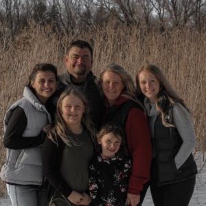 Meet your Posher, Joni